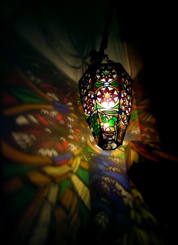 香川県高松市カトリック桜町教会内陣のステンドグラス/ステンドグラス わたなべ工房の仕事